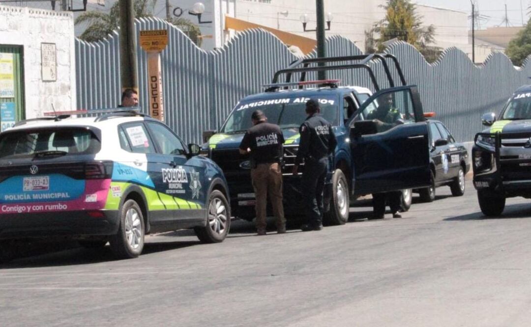 Elementos estatales y municipales arribaron al Parque Industrial de La Resurrección, donde murió un trabajador | FOTO: Agencia Es Imagen para El Universal Puebla