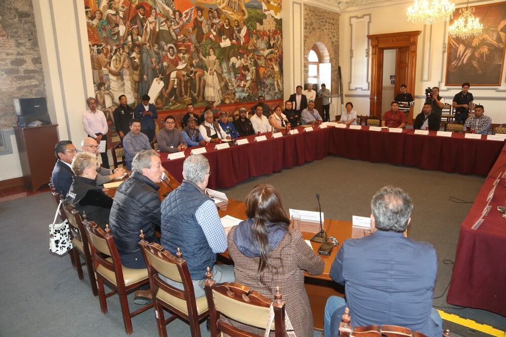El presidente municipal sostuvo una reunión de trabajo con inspectores