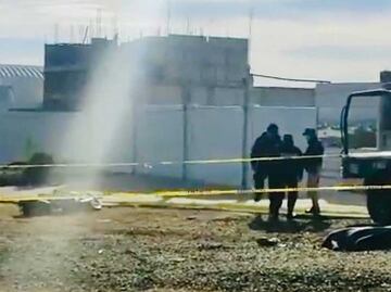 Muere motociclista al ser embestido por automovilista en la libre a Atlixco