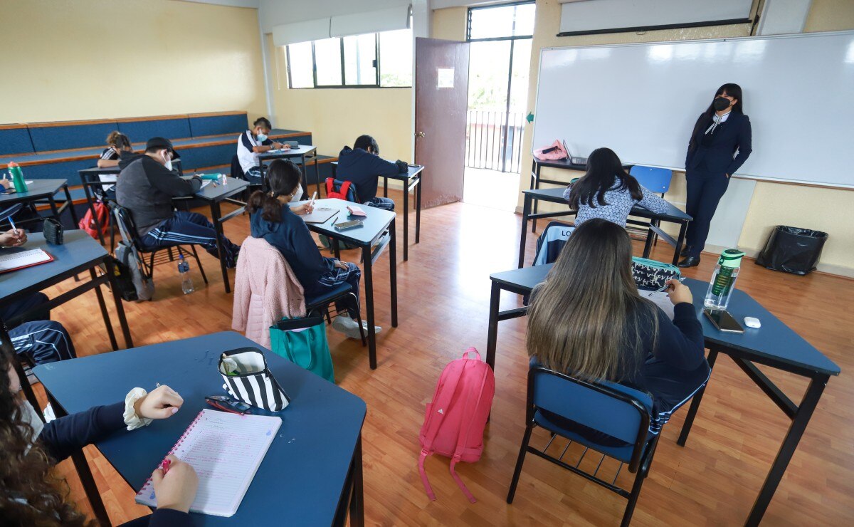 Teachers toman puentazo; lunes no hay clases