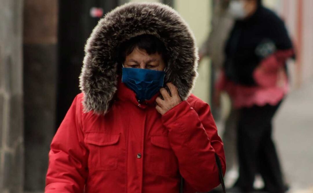 Ante las bajas temperaturas, las autoridades de Salud piden a la población extremar los cuidados | Foto: Agencia Es Imagen para El Universal Puebla