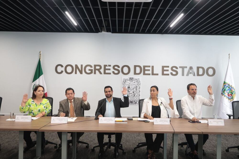 Avalan en Comisión exhorto para promover vinculación entre comunidad científica y sector empresarial | Foto: Congreso de Puebla.