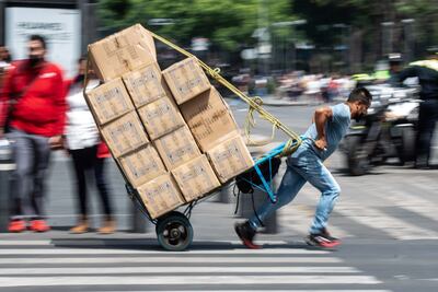 Economía mexicana rompe racha de cuatro meses de crecimiento: INEGI
