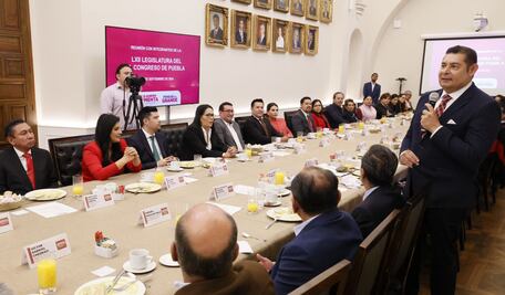 Alejandro Armenta se reúne con diputados locales de Puebla