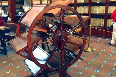 El carrusel para libros de la Biblioteca Palafoxiana: tecnología con 3 siglos de historia