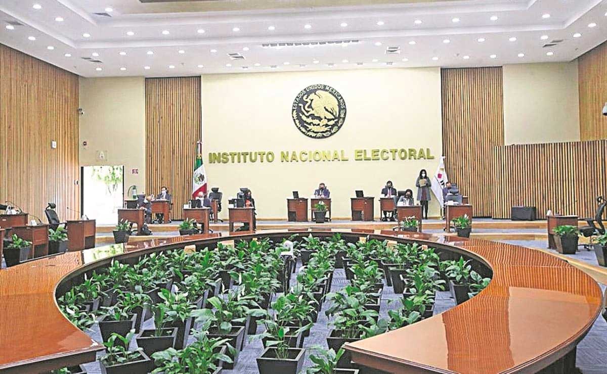 INE reprueba a Puebla por tener pocas presidentas municipales