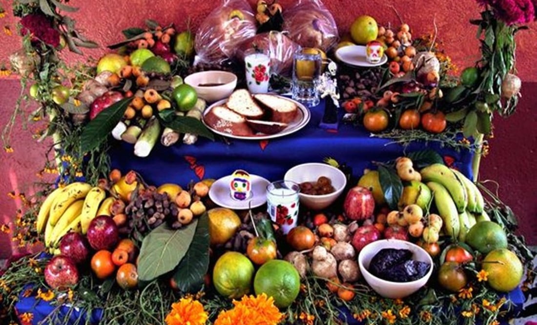 El agua en el altar se utiliza también para representar uno de los cuatro elementos de la naturaleza / Foto: Archivo El Universal