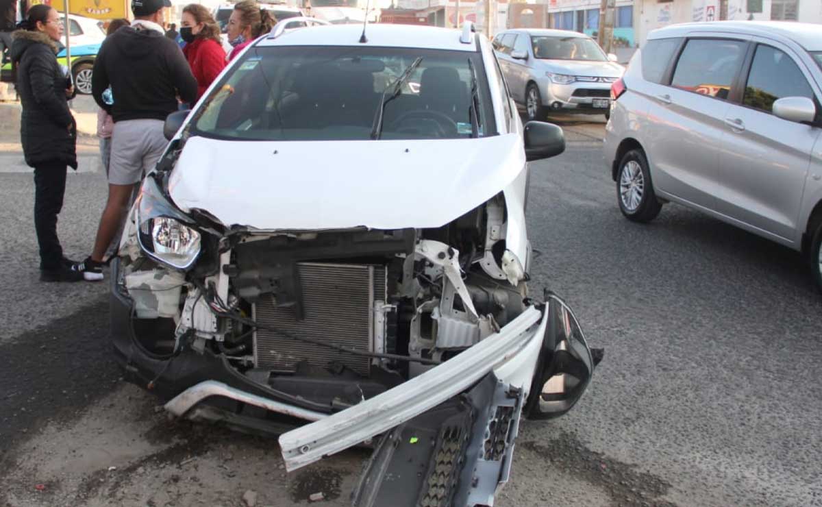 Como conductor estás expuesto a sufrir algún accidente automovilístico, se te recomienda contar con seguro | Foto: Agencia Es Imagen para El Universal Puebla