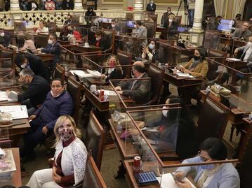 Olvidan 25 de 41 diputados visitar sus distritos en el receso legislativo