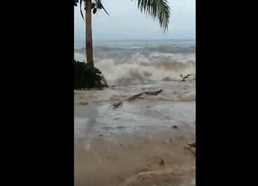 Videos y fotos tras la erupción del volcán submarino en la isla de Tonga