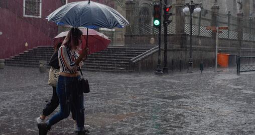 Frente frío fuera de temporada entra a México, así estará el clima en Puebla