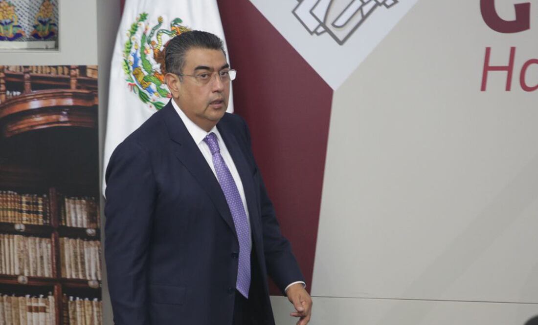 El gobernador Sergio Salomón Céspedes Peregrina es originario de Tepeaca | Foto: Agencia Es Imagen para El Universal Puebla