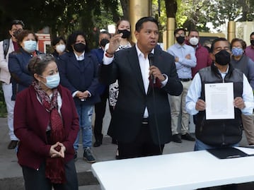 Se enfrentan trabajadores y gobierno municipal por basificaciones