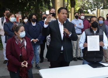 Se enfrentan trabajadores y gobierno municipal por basificaciones