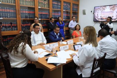 Comisión del Congreso aprueba acuerdo para uso responsable de celulares en escuelas