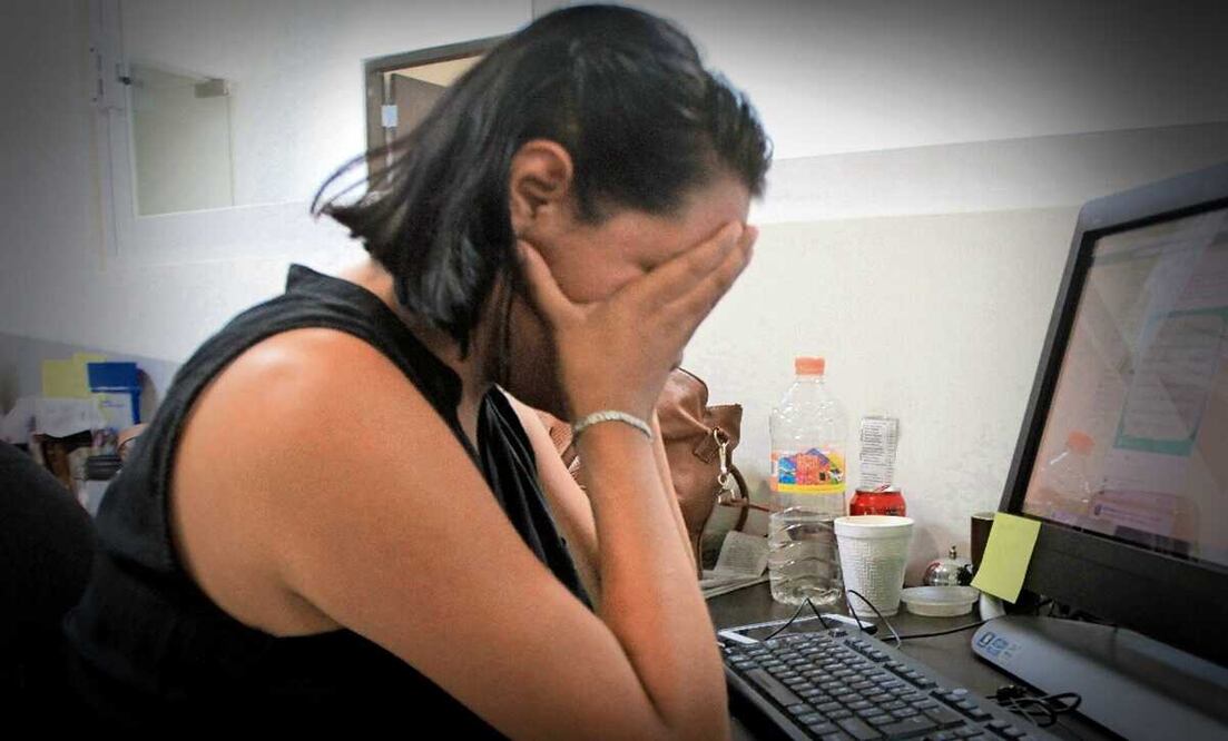 Gobierno publica código de ética que prohíbe abrazos, piropos y regalos en dependencias. Foto: Archivo/EL UNIVERSAL