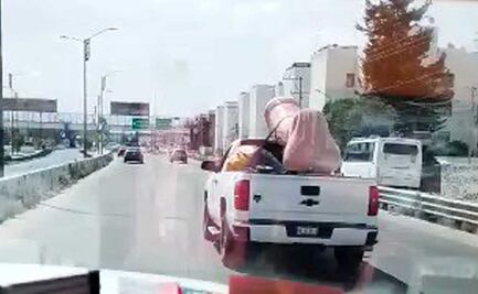 ¡OMG! Enorme pene sorprende a automovilistas en Periférico