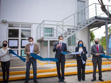 Alfonso Esparza entrega obras en Electrónica y Ciencias BUAP