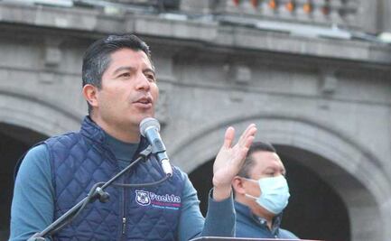 Lalo Rivera inaugura centro de cómputo para adultos mayores