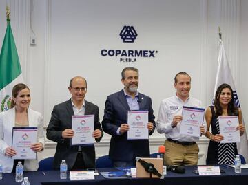 Mario Riestra firma acuerdo por una Puebla con desarrollo inclusivo con Coparmex