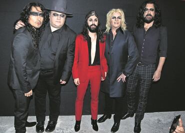 Pese a robo, Moderatto saca adelante show en Puebla; lamenta delincuencia en México y pide seguridad a autoridades