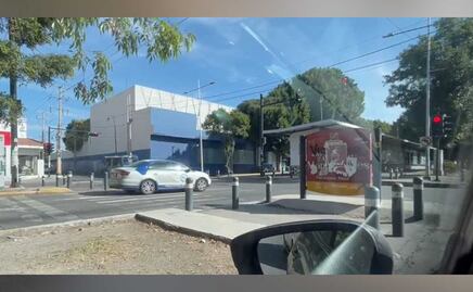 Graban a personal de la Fiscalía de Puebla cometiendo faltas viales