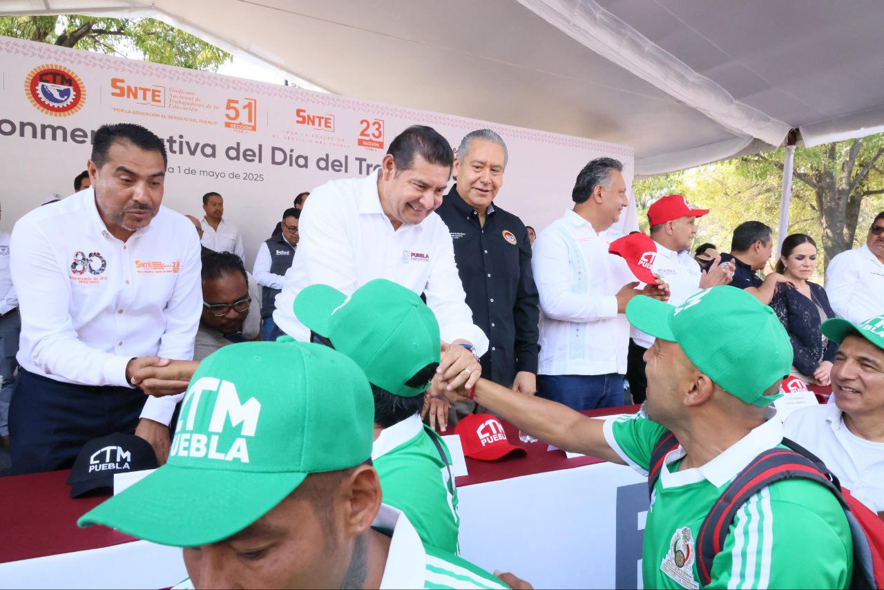 Alejandro Armenta encabezó la conmemoración del Día del Trabajo | Fotos Gobierno del Estado de Puebla