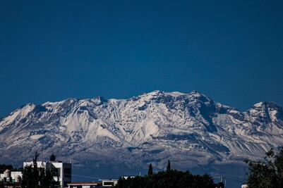 FOTOS. No son los Alpes suizos, es el volcán Iztaccíhuatl nevado