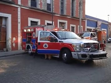 Derrumbe de casona deja un indigente lesionado en el Barrio de La Luz