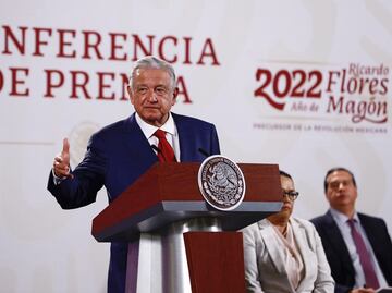AMLO acusa "escándalo" en contratación de médicos cubanos por "dogmatismo enfermizo" de conservadores