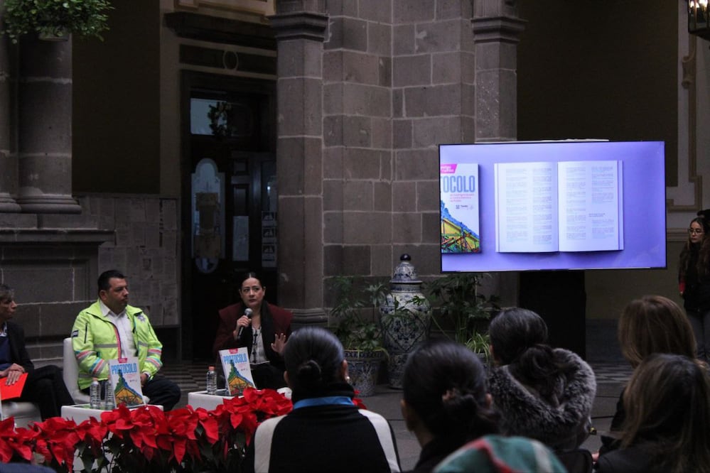 Presentan nuevo manual de riesgos ante un sismo | Foto: Ayuntamiento de Puebla