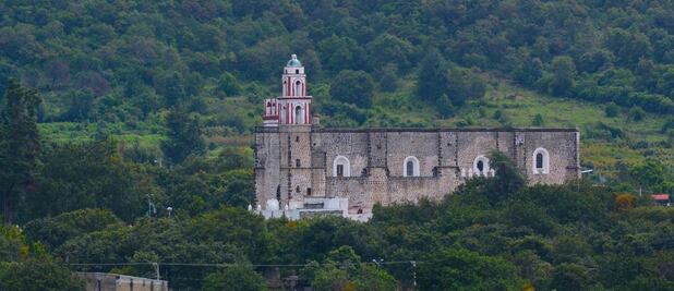Conoce los vestigios de un monasterio en las faldas del volcán Popocatépetl
