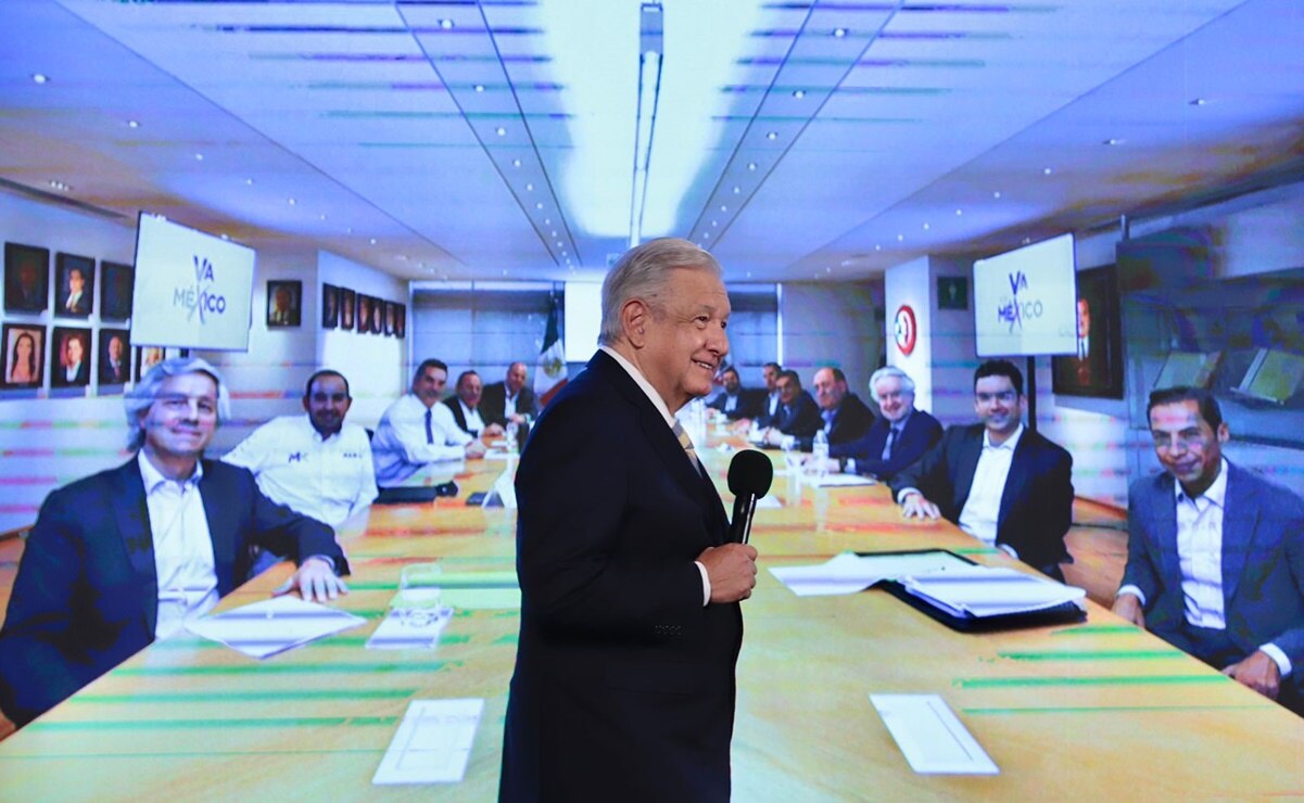 “Es histórica”, dijo López Obrador de la imagen en la que aparecen Santiago Creel, Jorge Romero, Luis Espinosa Cházaro y Rubén Moreira. Foto: Berenice Fregoso / EL UNIVERSAL