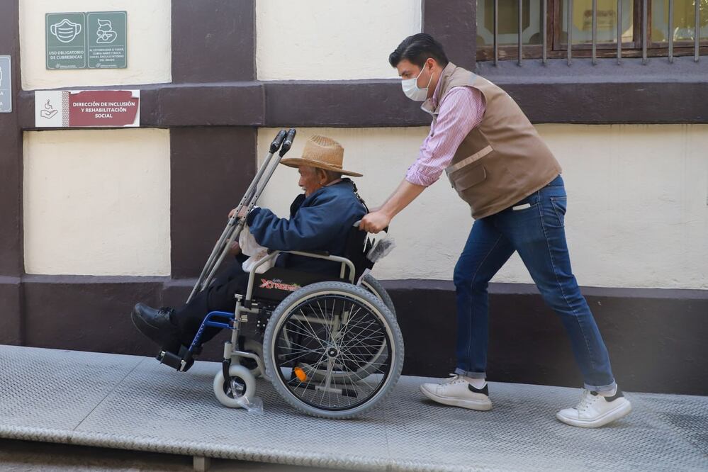 El SEDIF Puebla otorga aparatos ortopédicos a quienes los necesiten | Foto: EsImagen