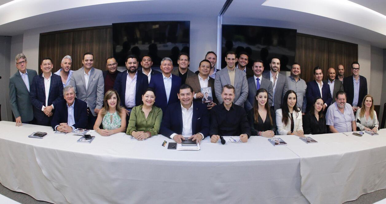 Alejandro Armenta se reunió con el Club de Empresarios de Puebla | Foto: Especial