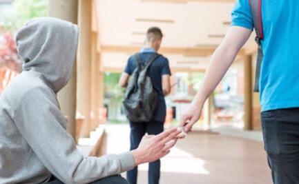 Padres de familia venden drogas afuera de escuelas en Puebla; directivos tienen miedo