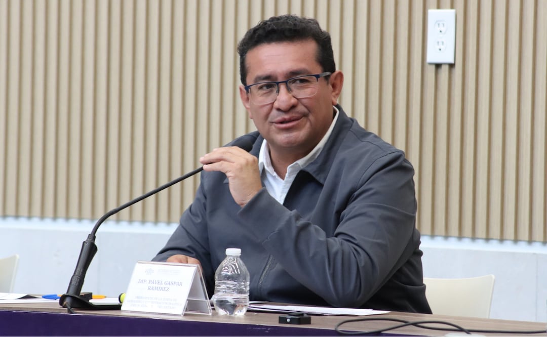 El diputado Pável Gaspar Ramírez anunció que, durante el receso, las y los legisladores visitarán sus distritos para escuchar de primera mano las necesidades de la población y fortalecer la participación ciudadana | Foto: Congreso del Estado