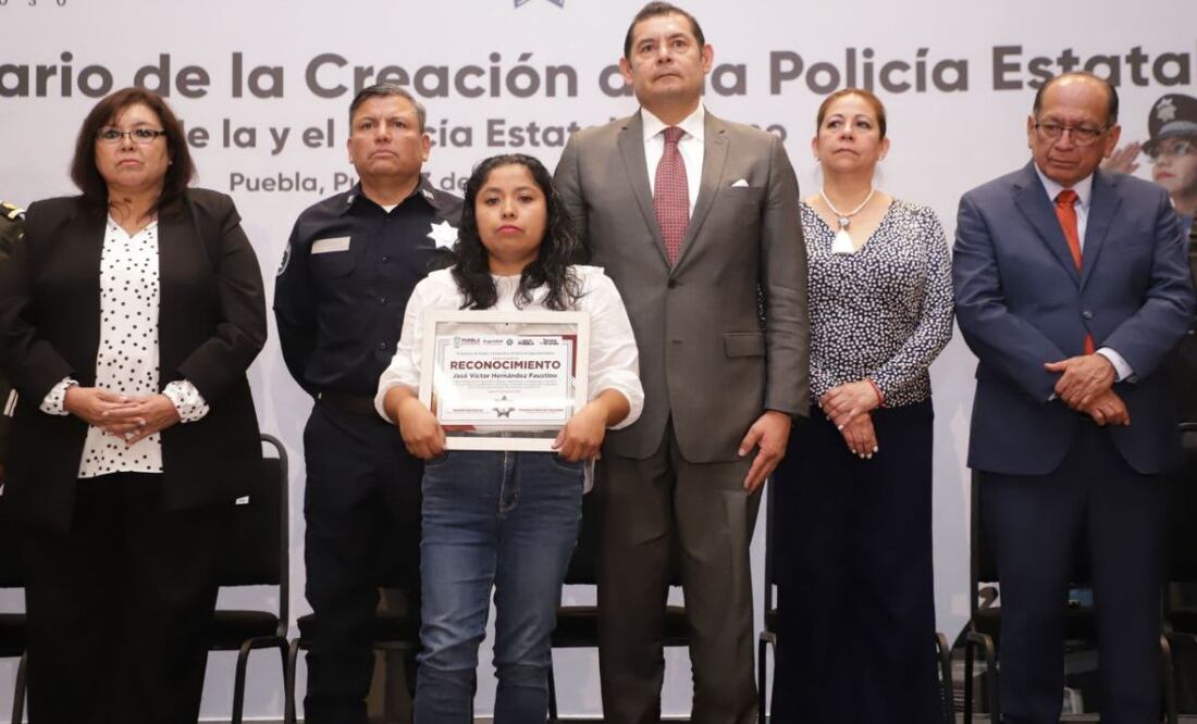 Alejandro Armenta reconoce la labor de los policías estatales | Foto: Gobierno del Estado