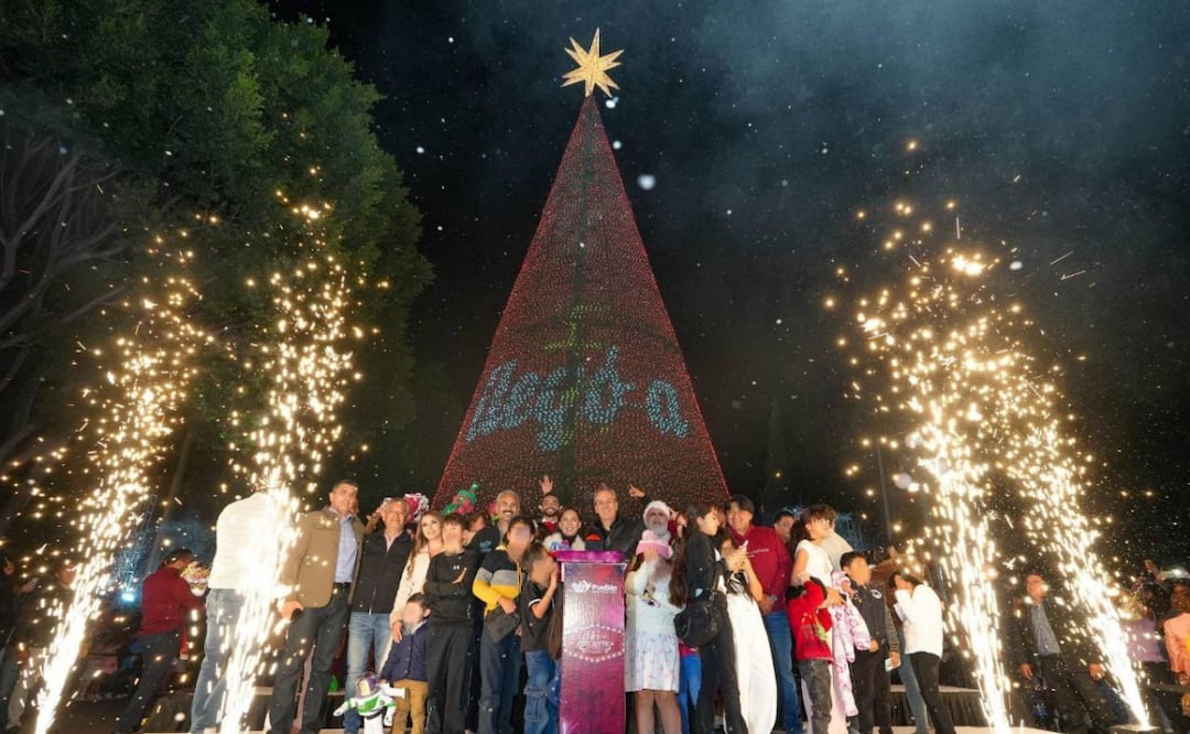 Enciende Pepe Chedraui árbol e iluminación navideña en la capital | Foto: Ayuntamiento de Puebla.