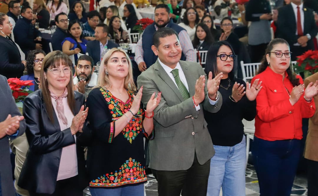 Su trabajo ha contribuido a la recuperación de hidrocarburos para lograr la pavimentación 5 mil calles en Puebla, aseguró el mandatario | Foto: Gobierno de Puebla.