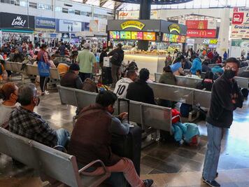 Pese a cuarta ola de Covid, aumenta afluencia de viajeros en Puebla