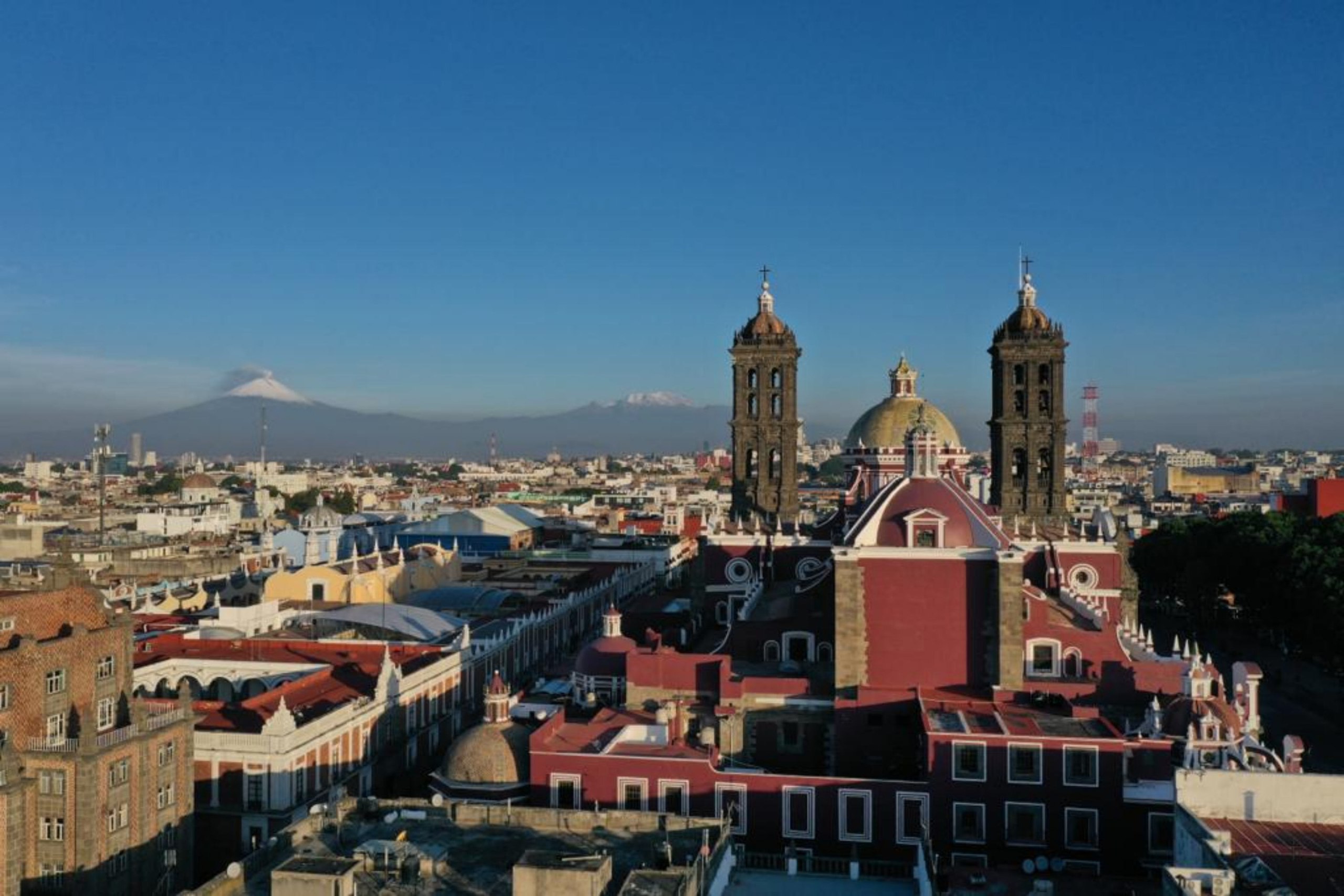 En términos de salud, la exposición prolongada a contaminantes atmosféricos puede causar problemas respiratorios como el asma, la bronquitis y otras enfermedades pulmonares.

Foto: Producción El Universal Puebla 