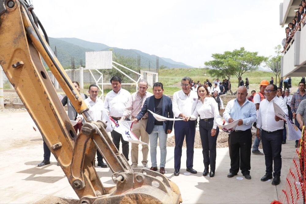 Sergio Salomón estuvo de gira en Ajalpan | Foto Gobierno del estado de Puebla