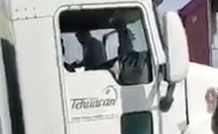 VIDEO. Captan violenta agresión contra trailero en Tehuacán