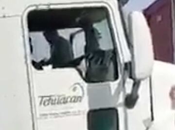 VIDEO. Captan violenta agresión contra trailero en Tehuacán