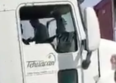 VIDEO. Captan violenta agresión contra trailero en Tehuacán