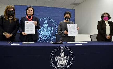 Lilia Cedillo firma convenio con el Tribunal Superior Agrario