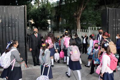Escuelas de Puebla en el ojo del huracán por malos manejos y anomalías