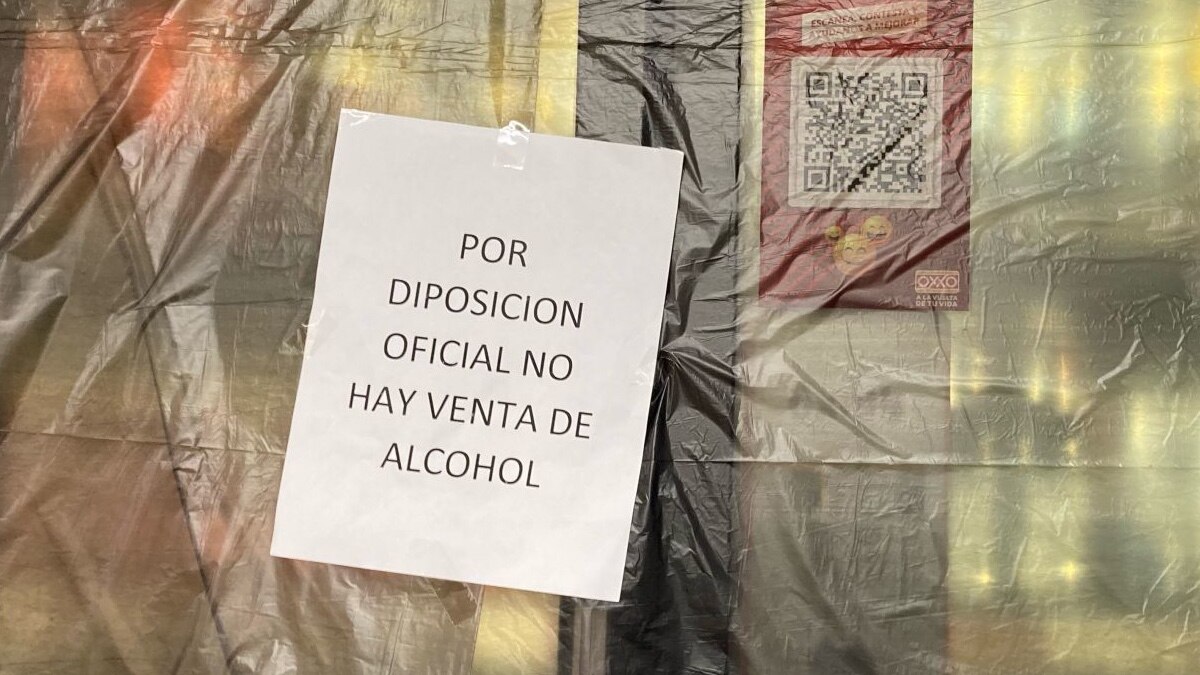 El secretario de Gobernación y Seguridad Pública, Javier Aquino Limón, y Daniel Iván Cruz anunciaron un operativo de dos días por la Ley Seca. 

Foto: Producción El Universal Puebla