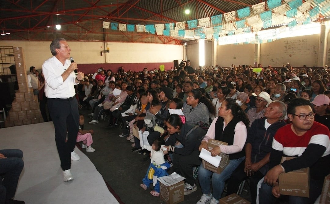 Lleva Pepe Chedraui seguridad alimentaria a habitantes de San Pablo Xochimehuacan | Foto: Ayuntamiento de Puebla.
